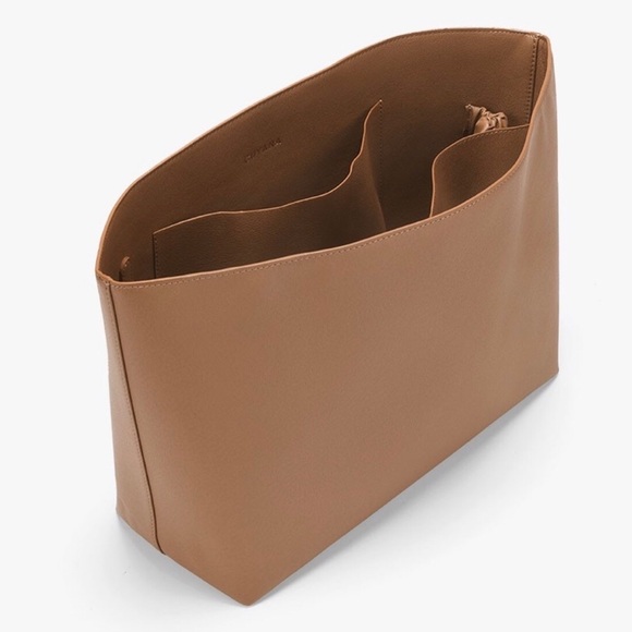 ISO: Cuyana Tote Organization Insert in Caramel - Picture 2 of 3